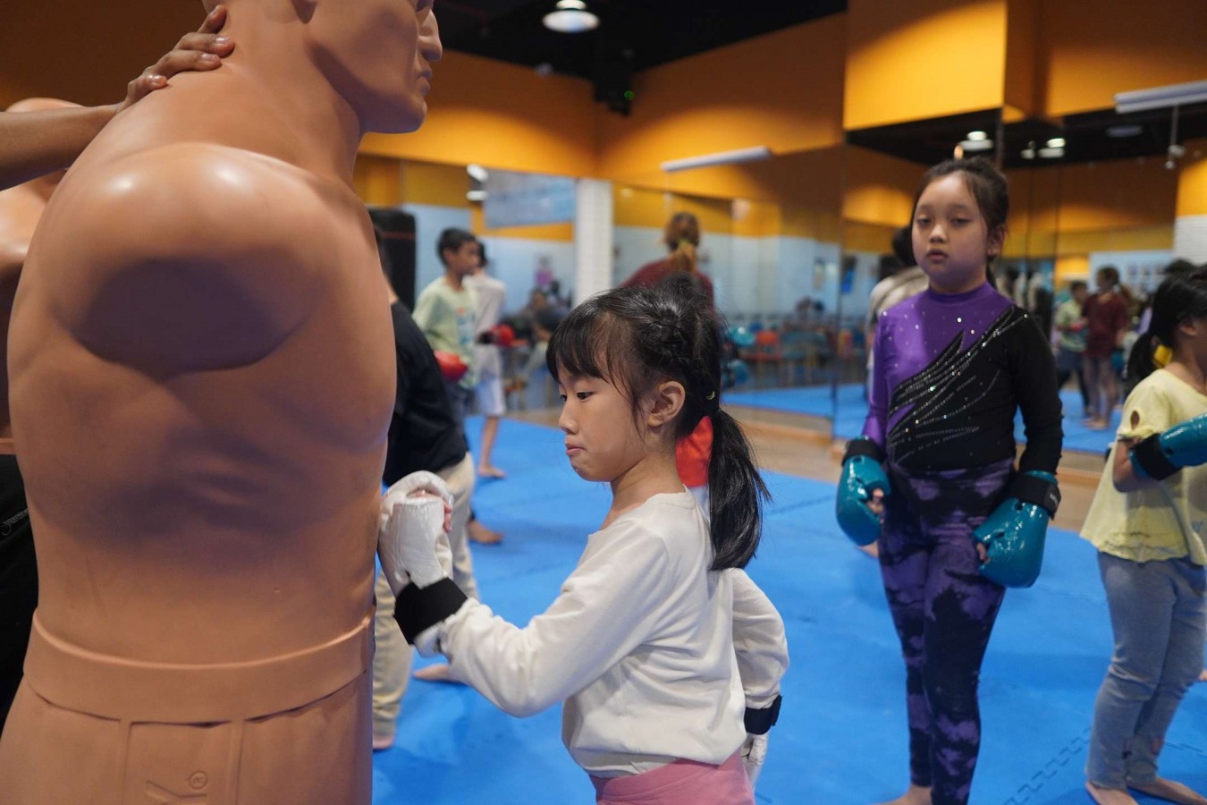 The Guide to Mixed Martial Arts for Woman: Benefits, Getting Started, and Training Options